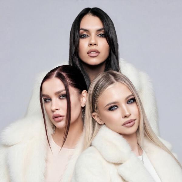 SEREBRO - Снег идет